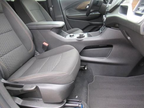 Used 2020 GMC Terrain SLE w/ Driver Convenience Package image 10