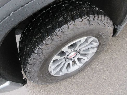 Used 2021 GMC Sierra 1500 AT4 AWD/4WD image 15