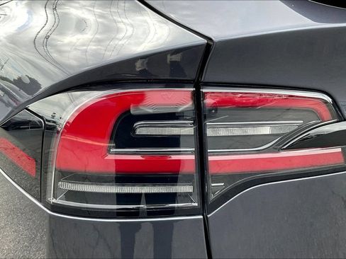Used 2023 Tesla Model X AWD/4WD image 14