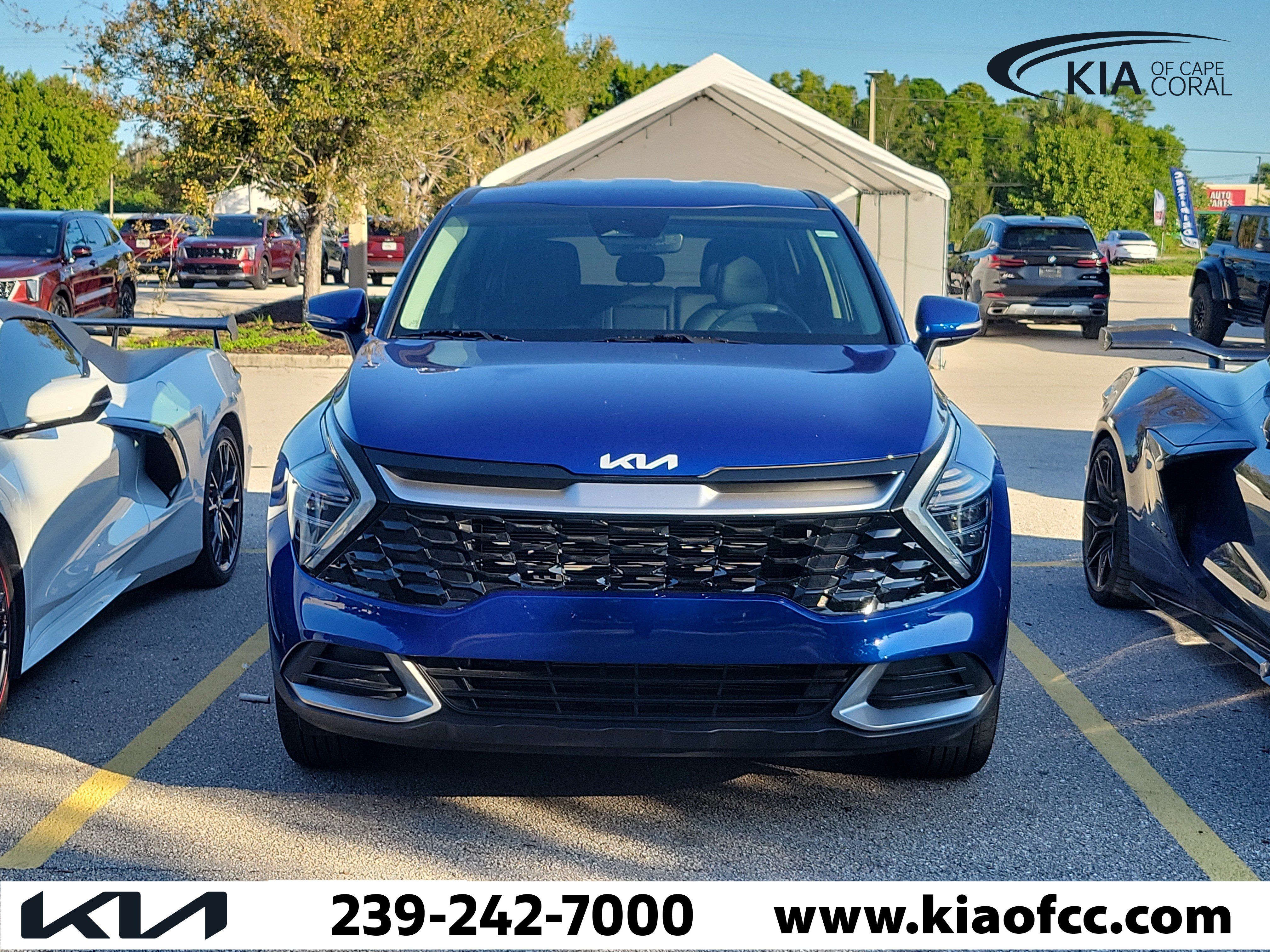 Used 2024 Kia Sportage EX FWD image 2