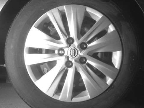 Used 2025 Nissan Sentra S FWD image 15