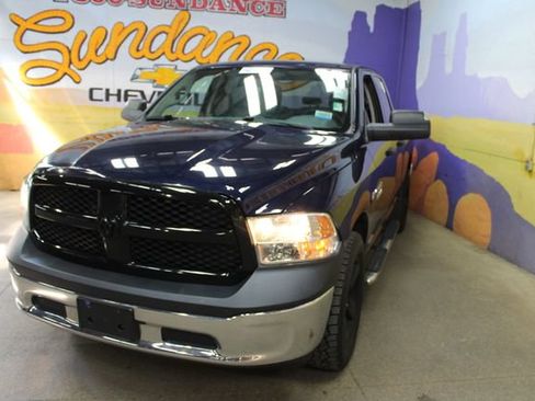 Used 2017 RAM 1500 ST w/ SXT Appearance Group AWD/4WD image 4