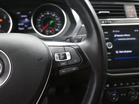 Used 2019 Volkswagen Tiguan SE w/ Panoramic Sunroof Package AWD/4WD image 15