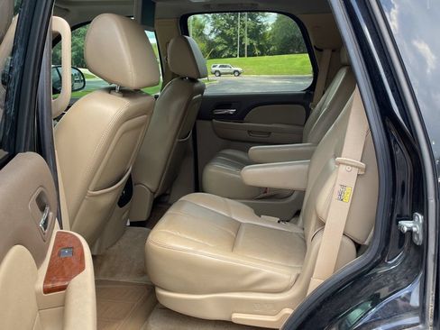 Used 2007 GMC Yukon SLT w/ SLT Preferred Equipment Group RWD image 11