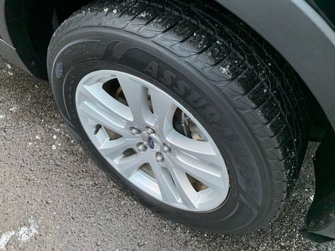 Used 2018 Ford Explorer XLT image 11