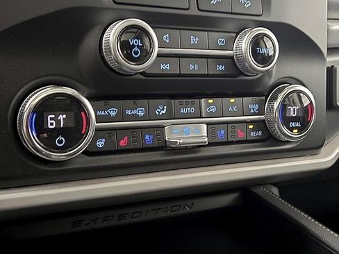 Used 2022 Ford Expedition XLT AWD/4WD image 18