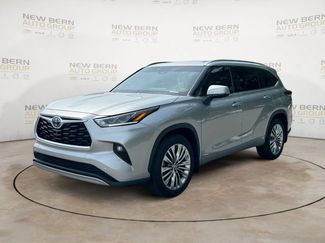 Used 2024 Toyota Highlander Platinum AWD/4WD video 1