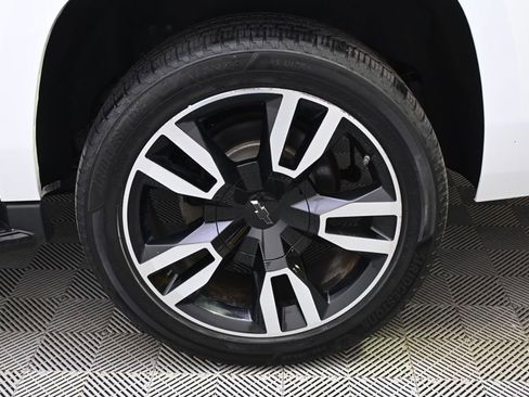 Used 2019 Chevrolet Suburban Premier AWD/4WD image 15