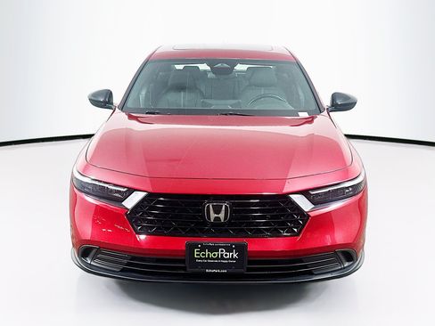 Used 2024 Honda Accord Sport image 2
