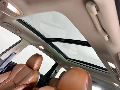 Used 2024 Subaru Ascent Touring AWD/4WD image 17