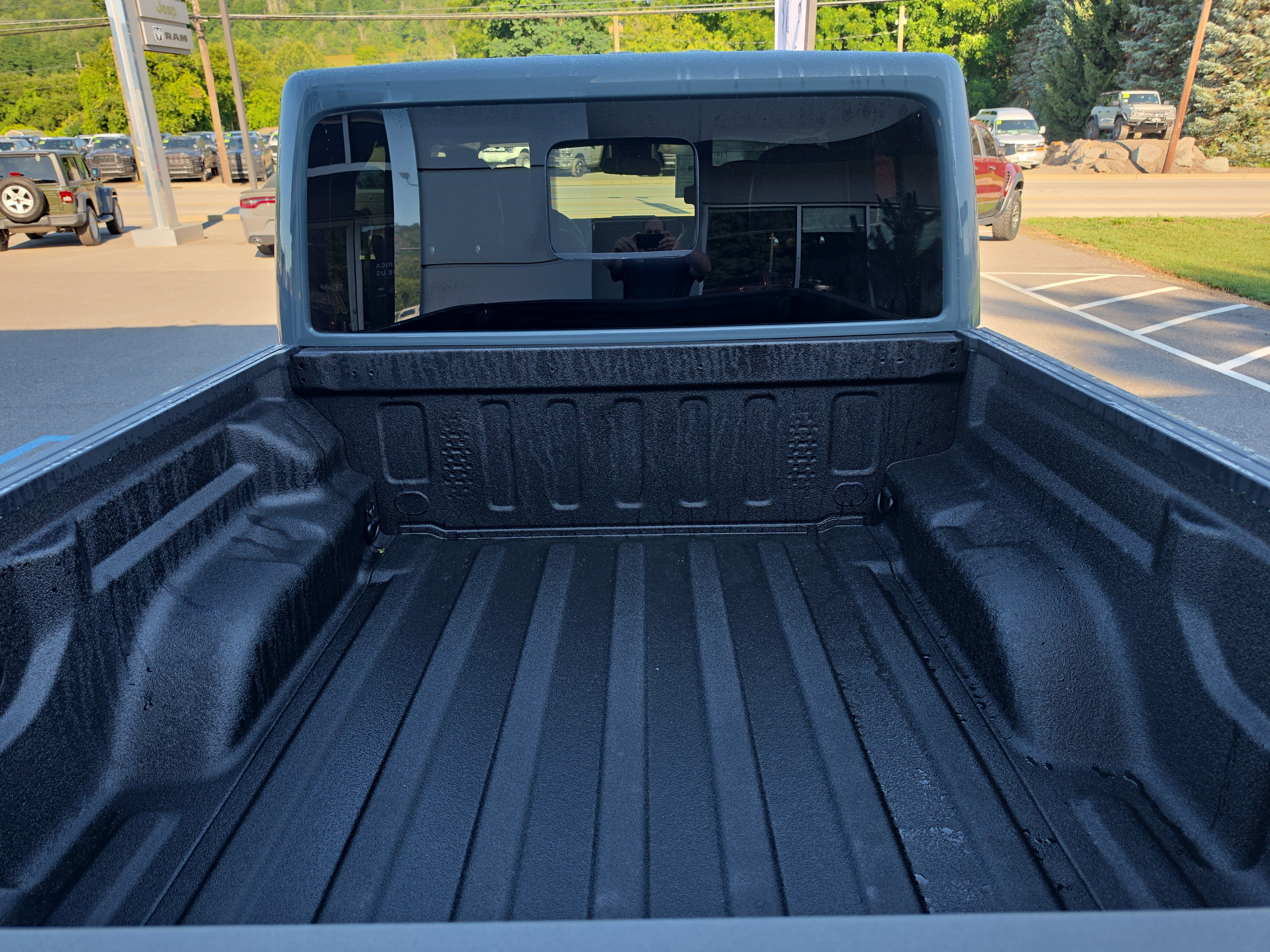 New 2026 Jeep Gladiator Sport AWD/4WD image 5