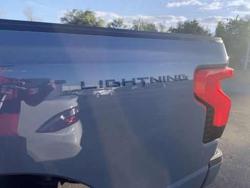 Used 2023 Ford F150 Lightning XLT image 4