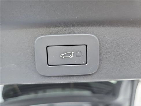 New 2026 Jaguar F-PACE R-Dynamic S image 10