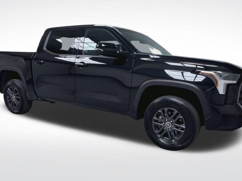 Used 2024 Toyota Tundra SR5 w/ SR5 Convenience Package AWD/4WD image 16