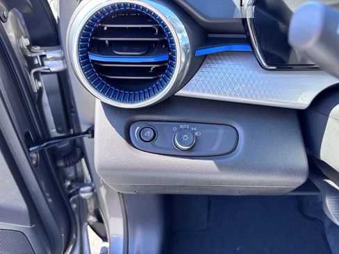 New 2025 Chevrolet Trax LT image 20