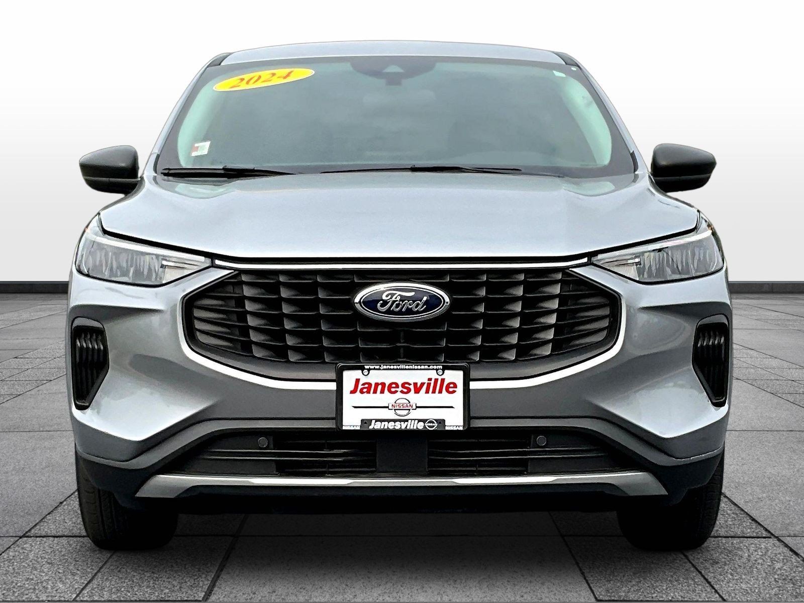 Used 2024 Ford Escape Active AWD/4WD image 2