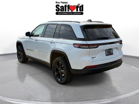 New 2025 Jeep Grand Cherokee Altitude w/ Trailer Tow Package AWD/4WD image 7