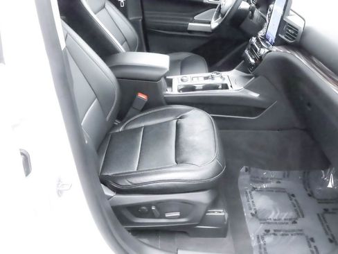 Used 2022 Ford Explorer Limited w/ Limited Technology Package image 28