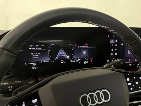 Used 2025 Audi Q5 Premium Plus w/ Premium Plus image 14