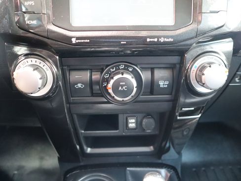 Used 2019 Toyota 4Runner TRD Off-Road Premium AWD/4WD image 40