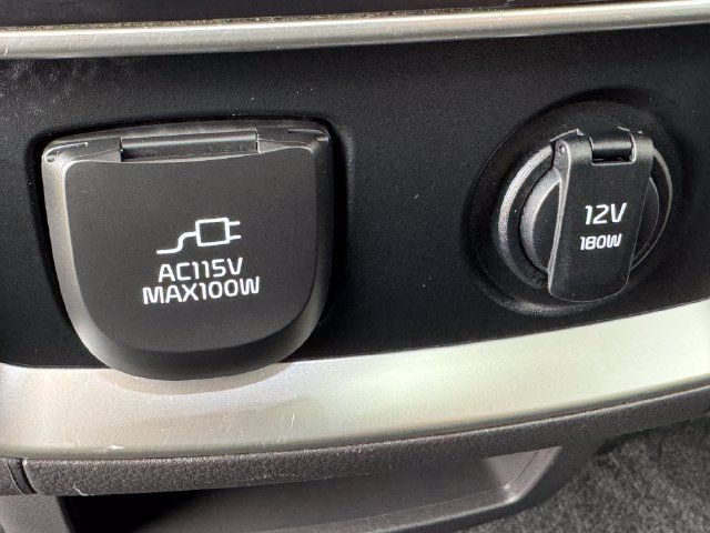 Used 2025 Kia Carnival SX w/ SX Dark Edition Package FWD image 18