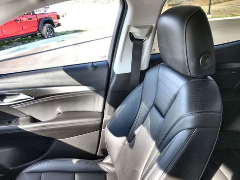 Used 2025 Buick Envision Preferred image 23