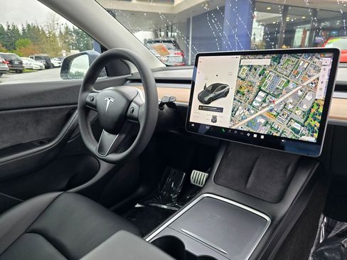 Used 2021 Tesla Model Y Performance image 13