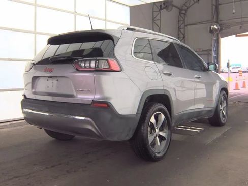 Used 2019 Jeep Cherokee Limited FWD image 2