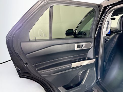 Used 2024 Ford Explorer XLT w/ Equipment Group 202A image 26