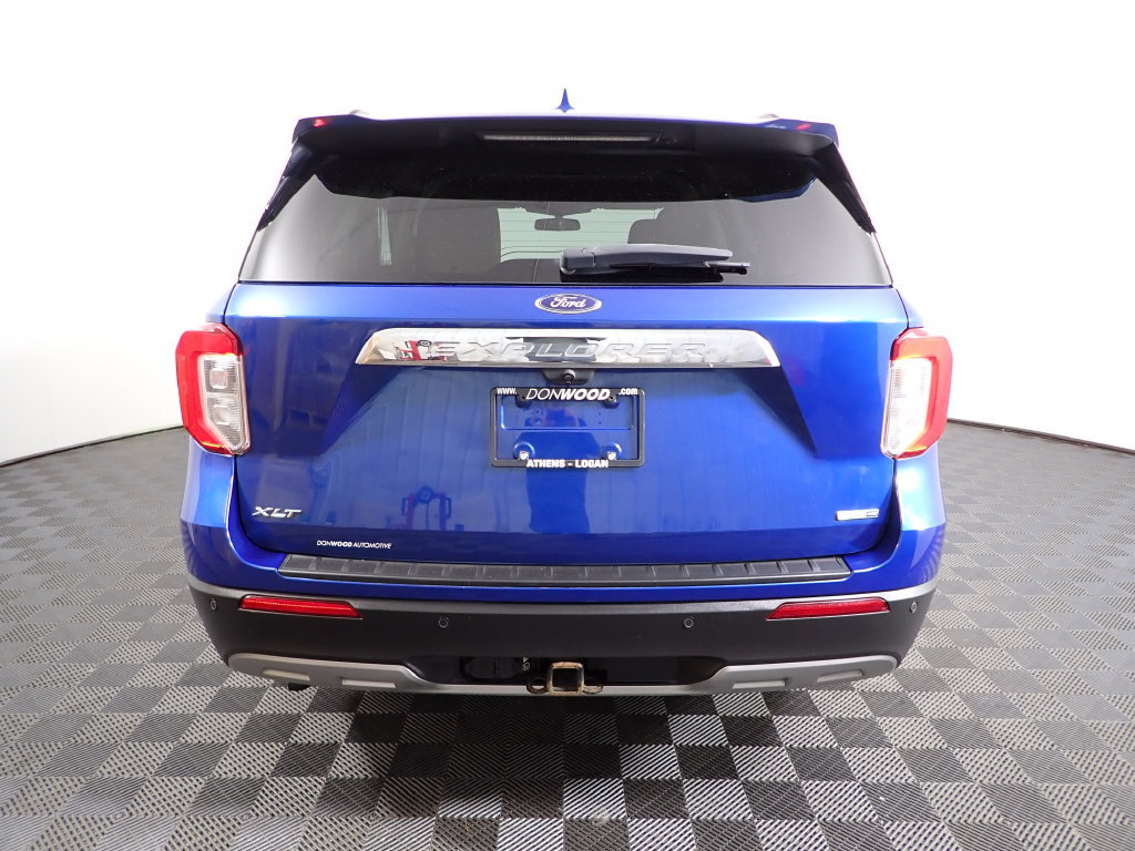 Used 2020 Ford Explorer XLT w/ Equipment Group 202A AWD/4WD image 11