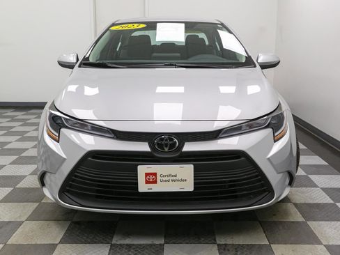 Used 2023 Toyota Corolla LE image 4
