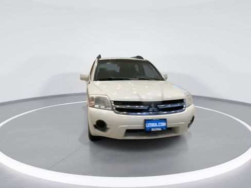 Used 2007 Mitsubishi Endeavor SE image 3