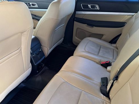 Used 2017 Ford Explorer XLT w/ Equipment Group 202A image 28