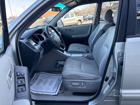 Used 2004 Toyota Highlander 4WD V6 image 15