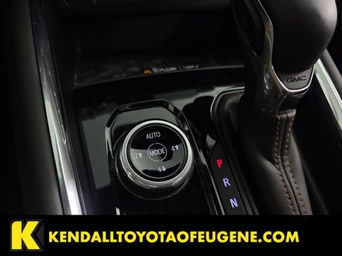 Used 2024 GMC Canyon AT4 w/ AT4 Premium Package image 18