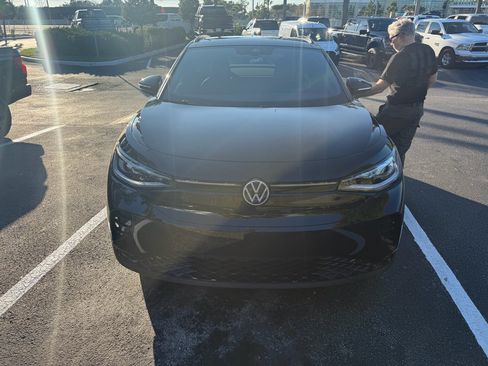 Used 2023 Volkswagen ID.4 Pro S Plus image 2