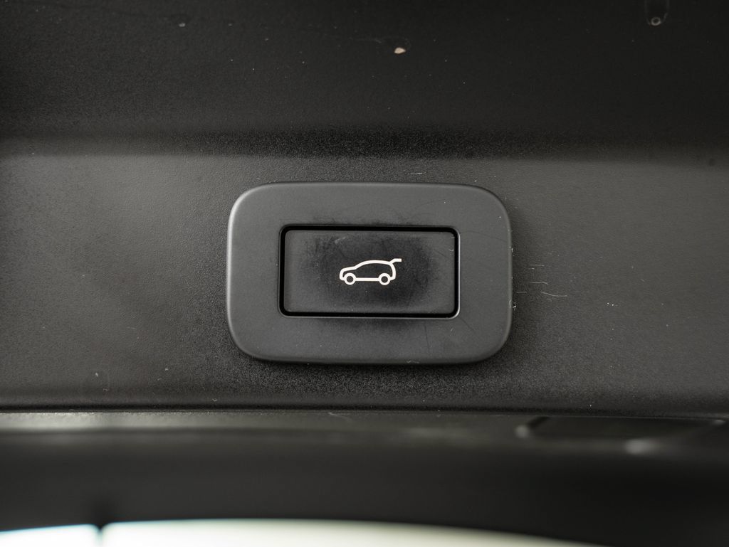 Used 2023 Jaguar F-PACE S AWD/4WD image 21