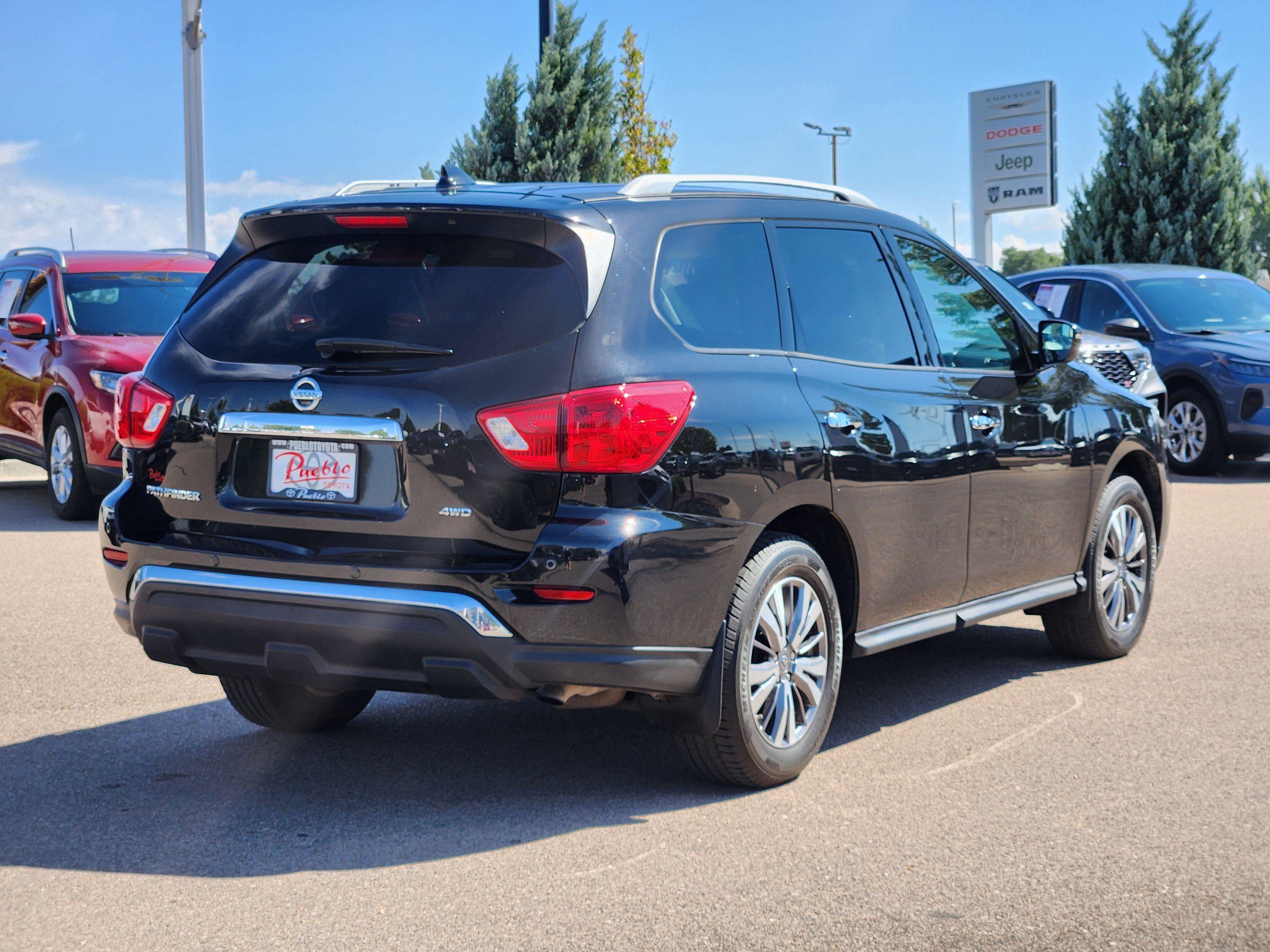 Used 2019 Nissan Pathfinder S AWD/4WD image 3