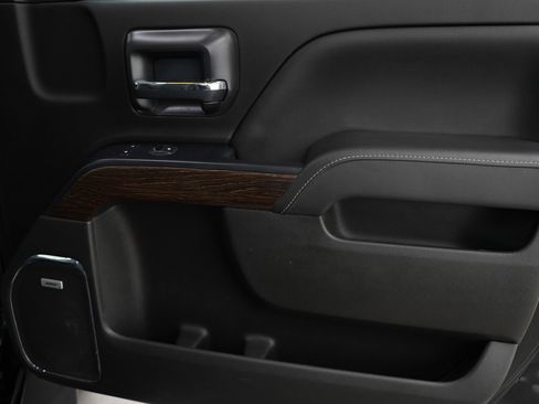 Used 2018 GMC Sierra 1500 Denali w/ Denali Ultimate Package image 9