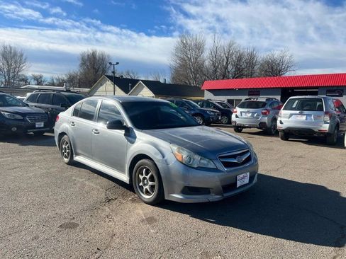 Used 2010 Subaru Legacy 2.5i image 4