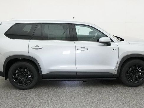 New 2026 Toyota Grand Highlander FWD image 16