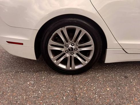 Used 2013 Lincoln MKZ FWD image 14