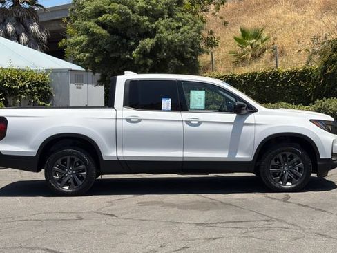 Certified 2025 Honda Ridgeline Sport image 3