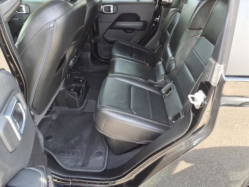 Used 2022 Jeep Gladiator Overland w/ Popular Equipment Package image 12