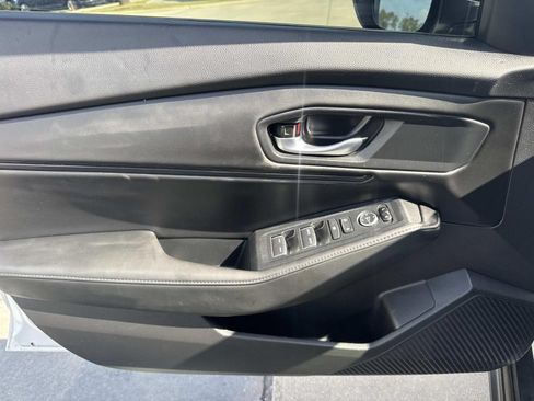 Used 2025 Honda Accord Sport image 18