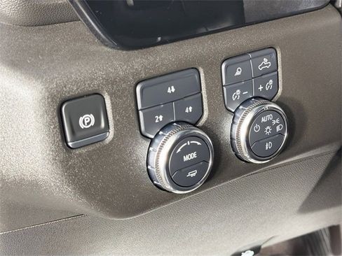 Used 2025 GMC Sierra 2500 SLE image 10