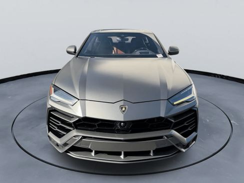 Used 2022 Lamborghini Urus AWD/4WD image 2