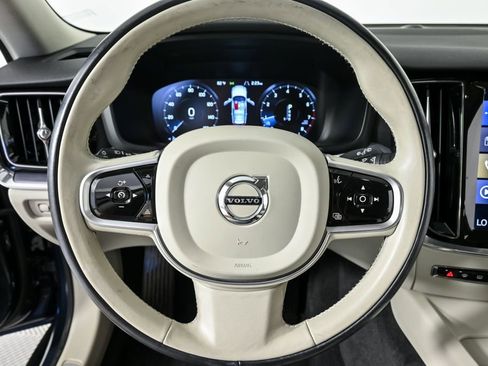 Used 2020 Volvo V60 T5 Momentum w/ Protection Package Premier image 9