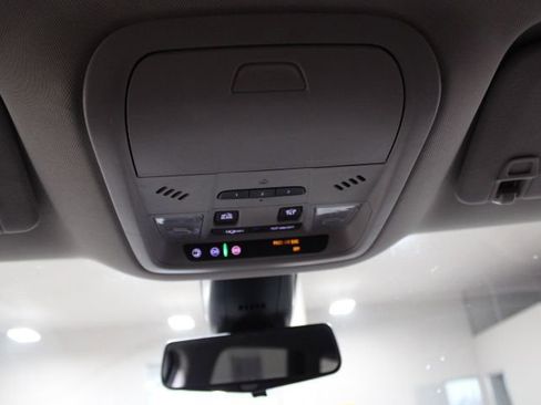 Used 2020 Buick Enclave Avenir w/ Avenir Technology Package image 43