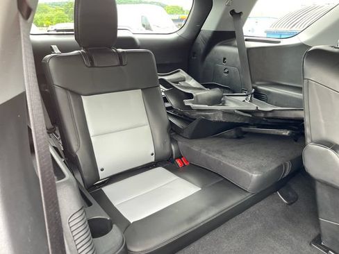 Used 2023 Ford Explorer XLT w/ Equipment Group 202A AWD/4WD image 33